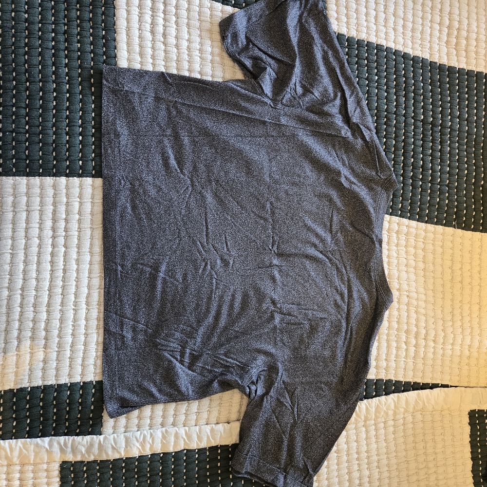 Lululemon cropped soul cycle tee, size 4